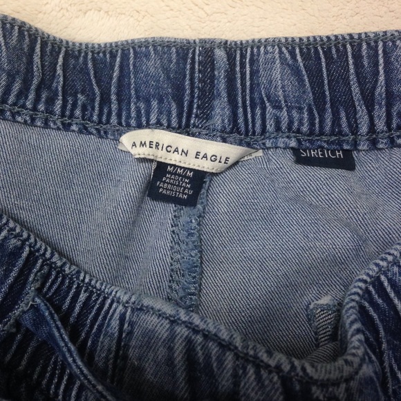 American Eagle Denim Ruffled Hem Shorts - Picture 5 of 9